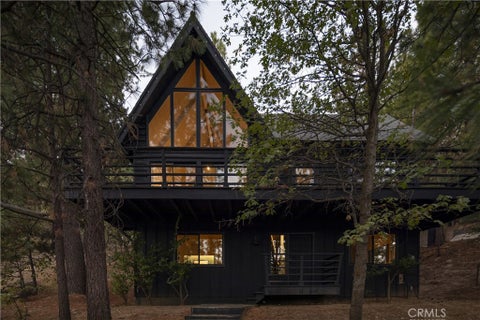 Photo of 28287 Bern Lane, Lake Arrowhead, CA 92352 (MLS # IG26219747)