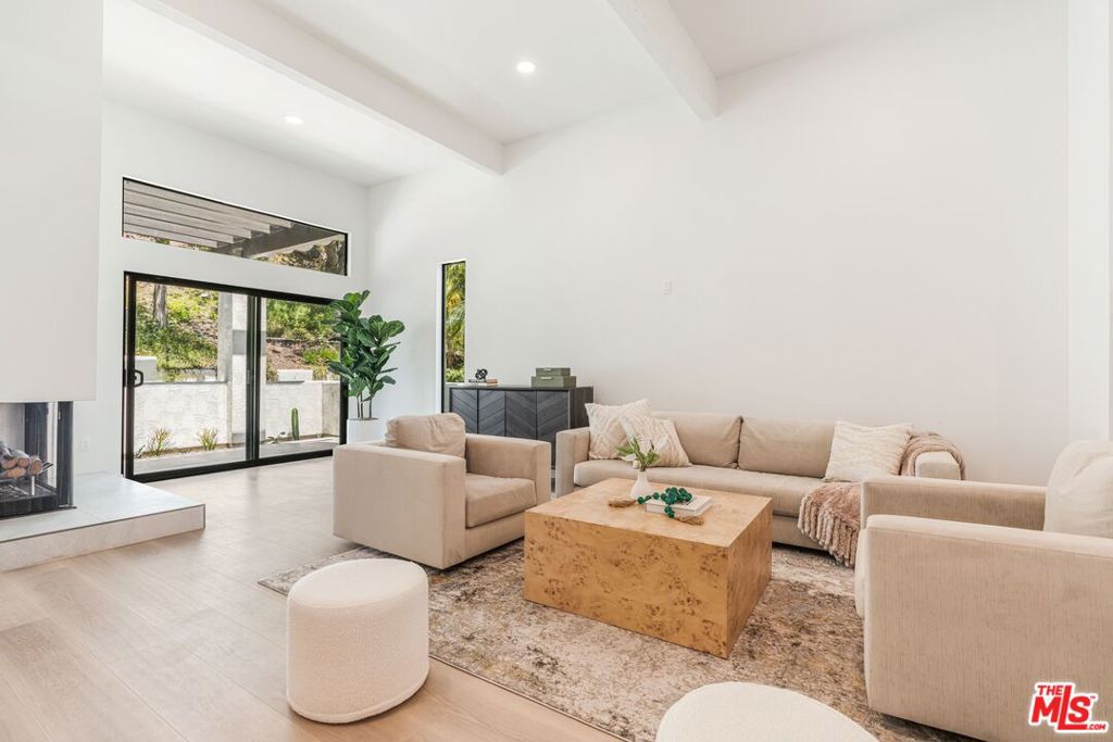 1564 Michael Lane, Pacific Palisades CA 90272