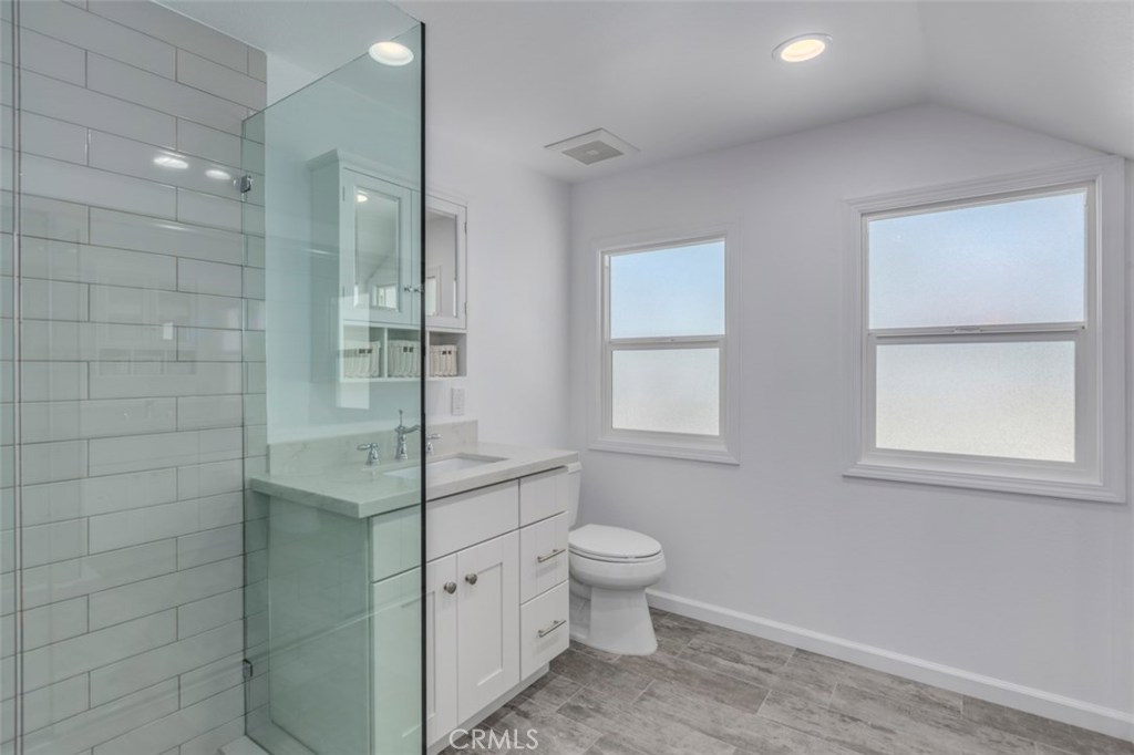 542 S Clementine Street