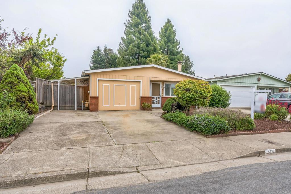 Great home in a senior community. Extra large bedrooms, updated bathrooms, plenty of storage, large lot with ample parking, well maintained front yard landscaping, and backyard great for entertaining.