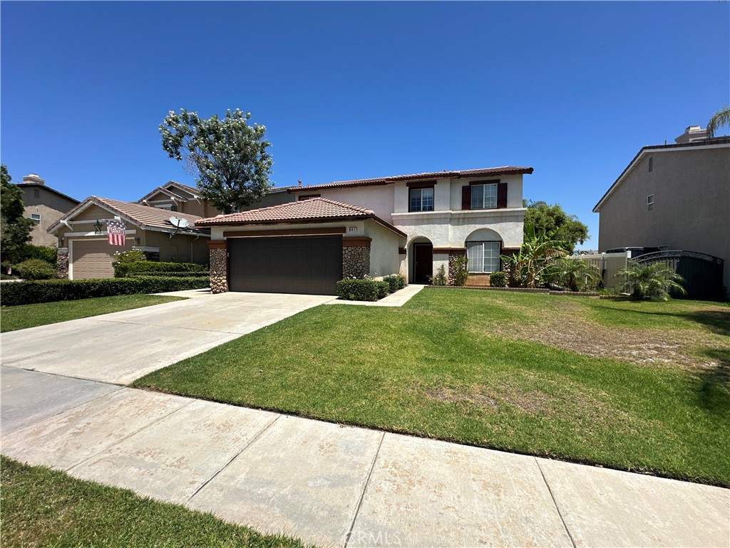 Located on a quiet cul-de-sac, this spacious Corona home features an open-concept layout with a formal living room, formal dining room, and a versatile bonus room on the main floor. Upstairs, you’ll find four bedrooms and a loft, including a large primary suite with plenty of space. The home also offers a generous backyard, perfect for outdoor living.