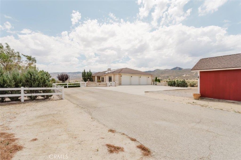 9753 Elizabeth Lake Road