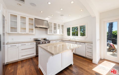Photo of 2101 Navy Street, Santa Monica, CA 90405 (MLS # 26102659)