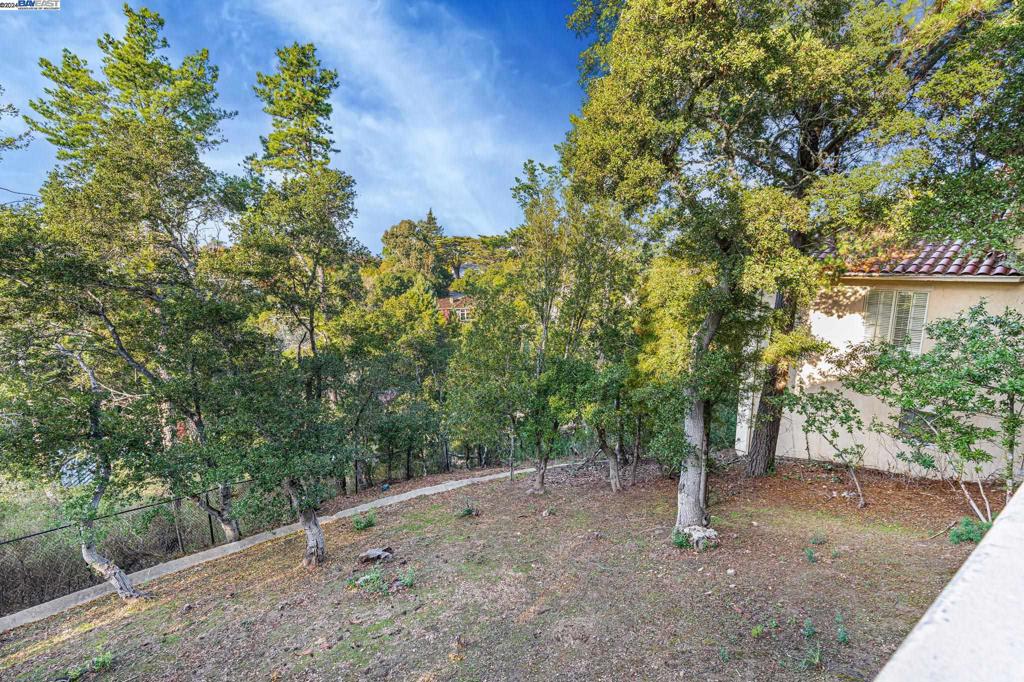 BURLINGAME - Residential