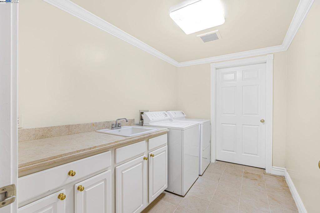 BURLINGAME - Residential