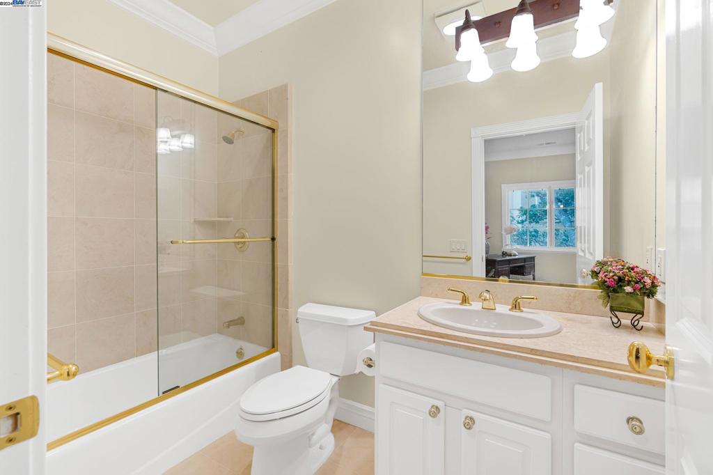 BURLINGAME - Residential