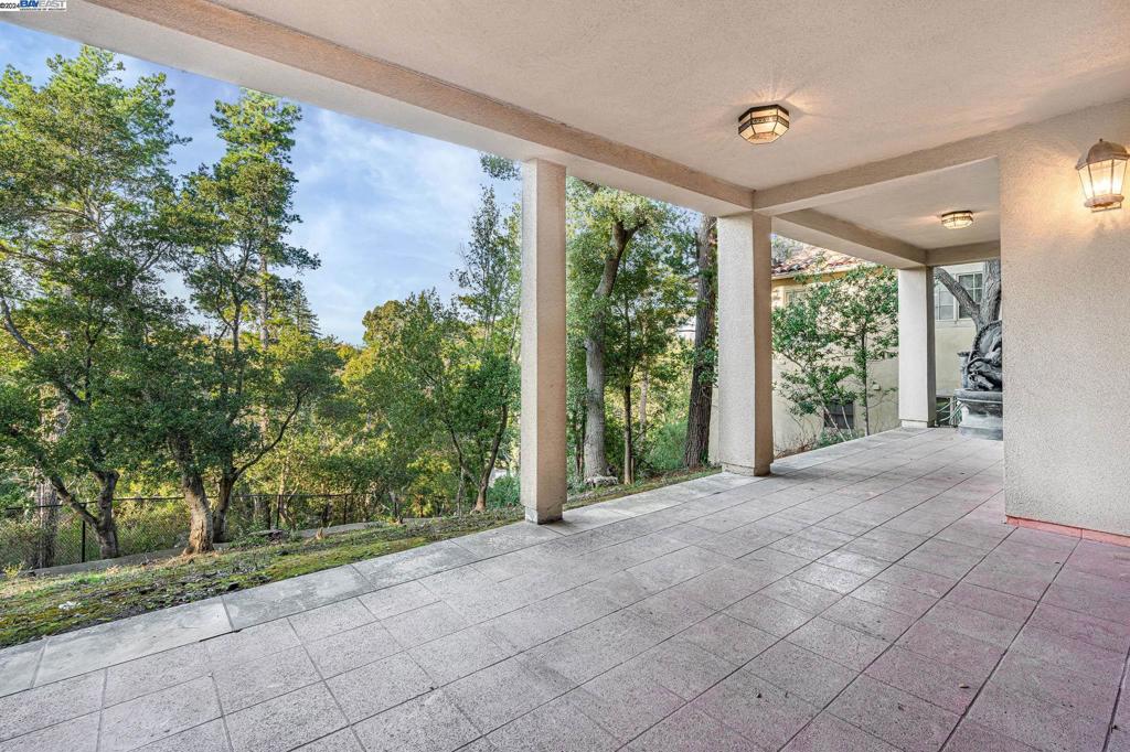 BURLINGAME - Residential