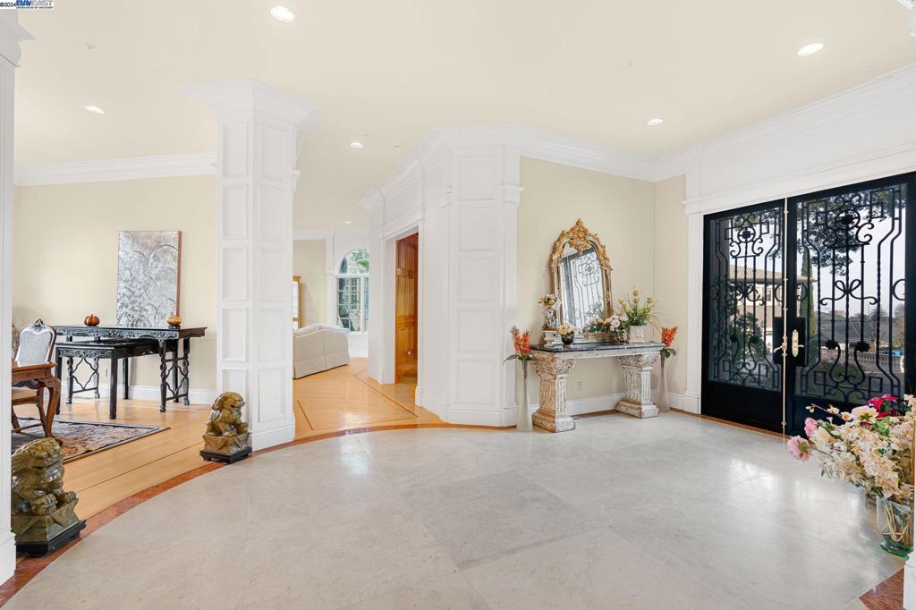 BURLINGAME - Residential