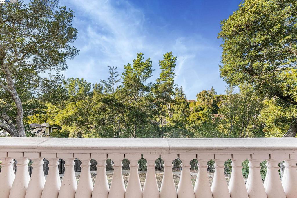 BURLINGAME - Residential