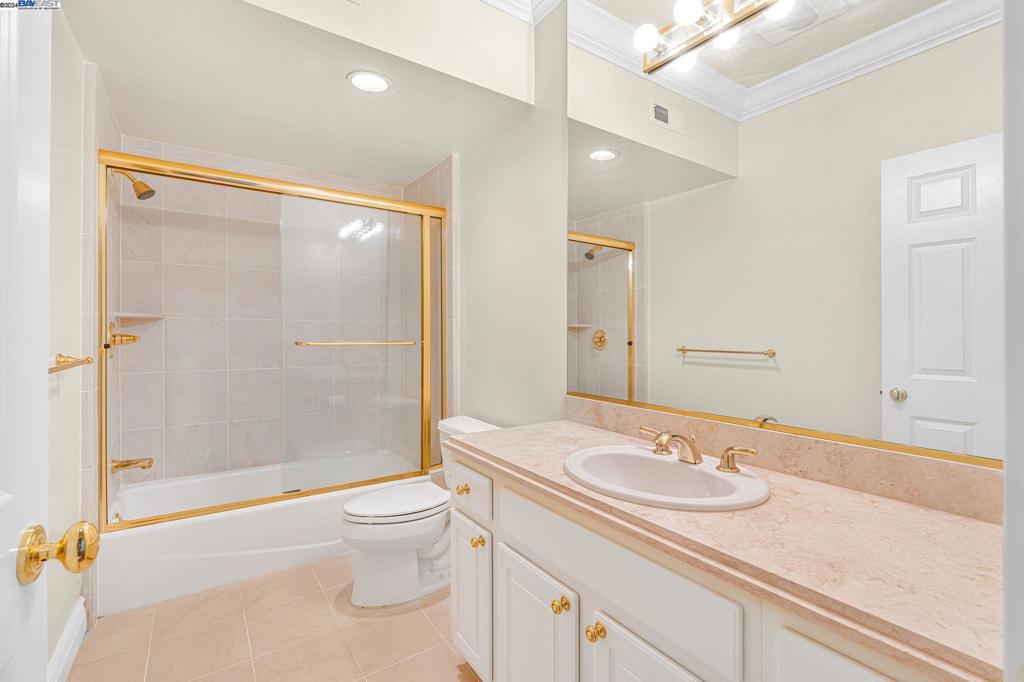 BURLINGAME - Residential