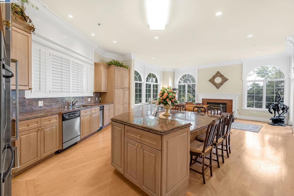 BURLINGAME - Residential