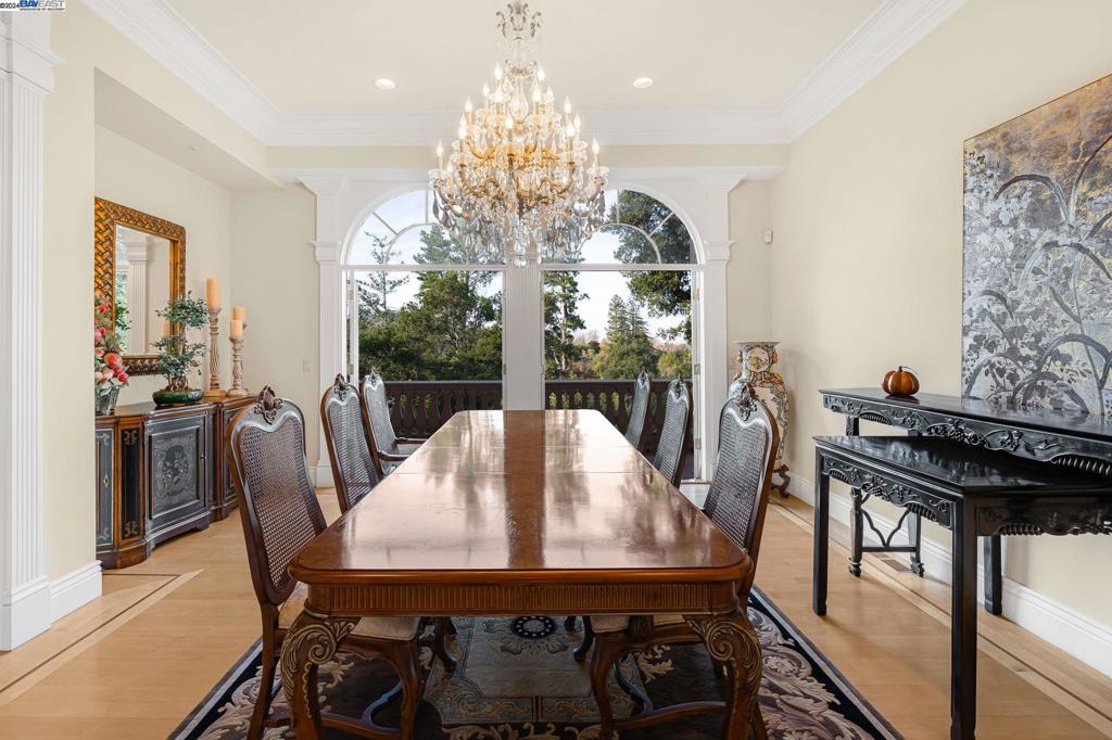 BURLINGAME - Residential