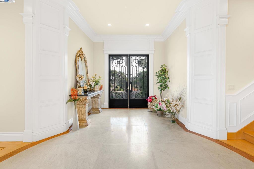 BURLINGAME - Residential