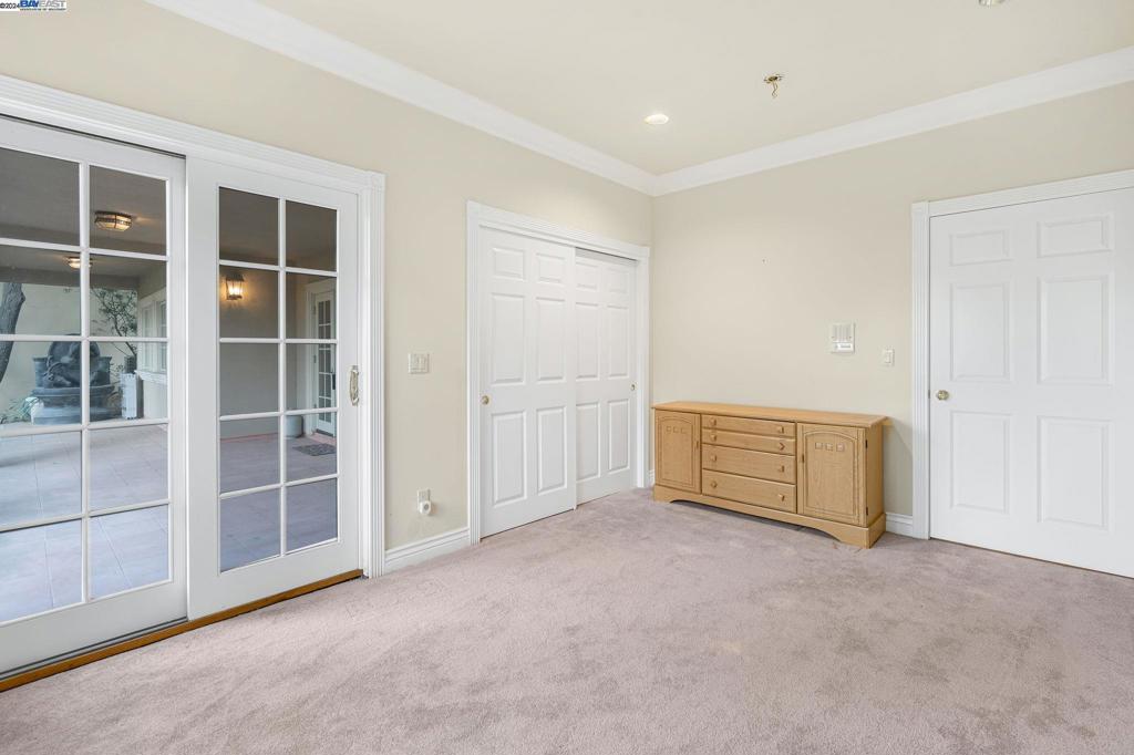 BURLINGAME - Residential