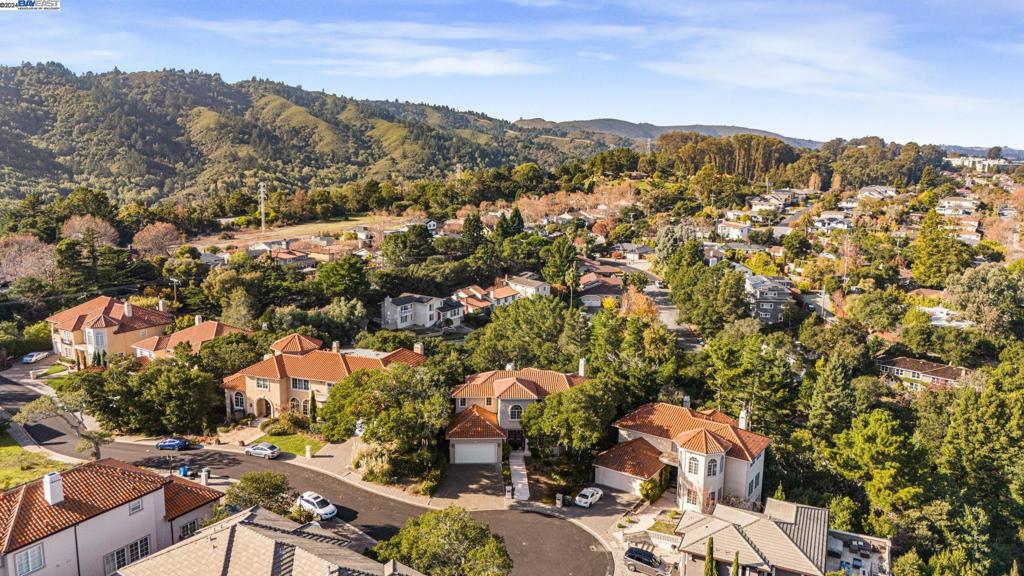 BURLINGAME - Residential