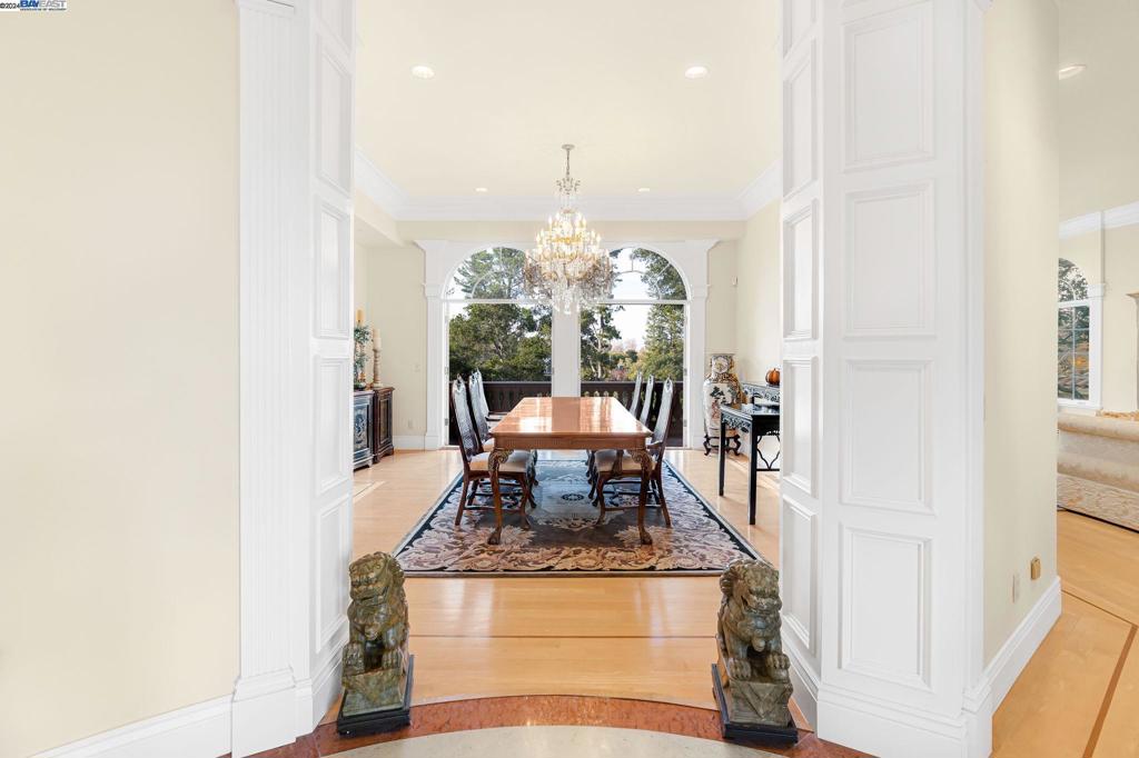 BURLINGAME - Residential