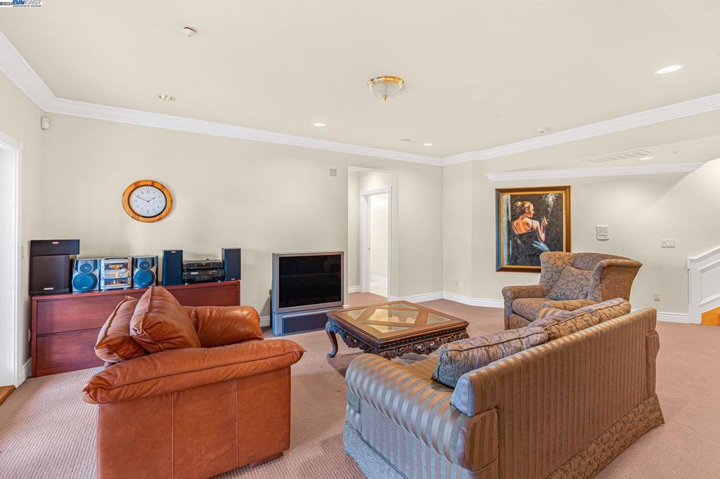 BURLINGAME - Residential