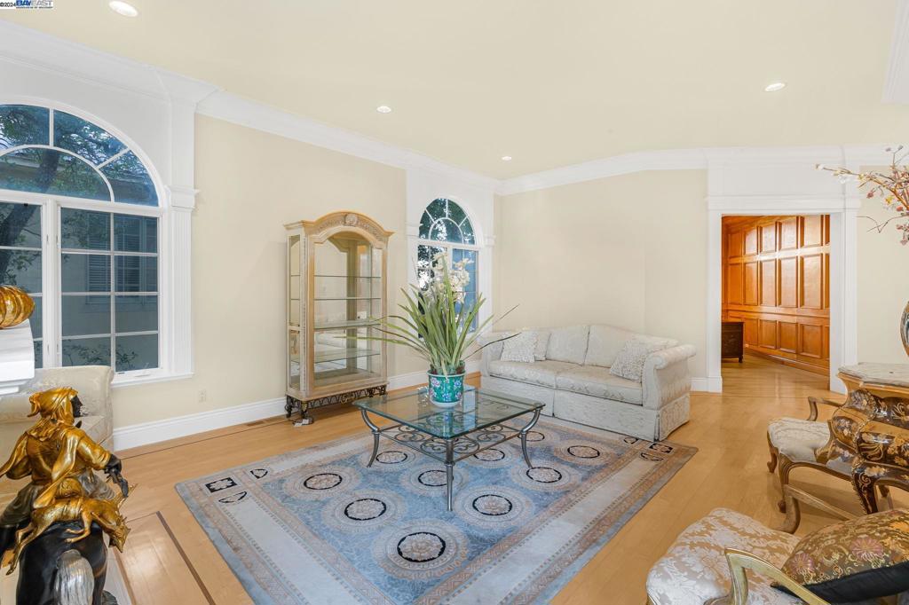 BURLINGAME - Residential