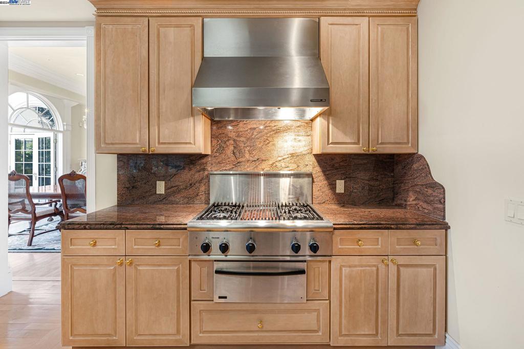 BURLINGAME - Residential