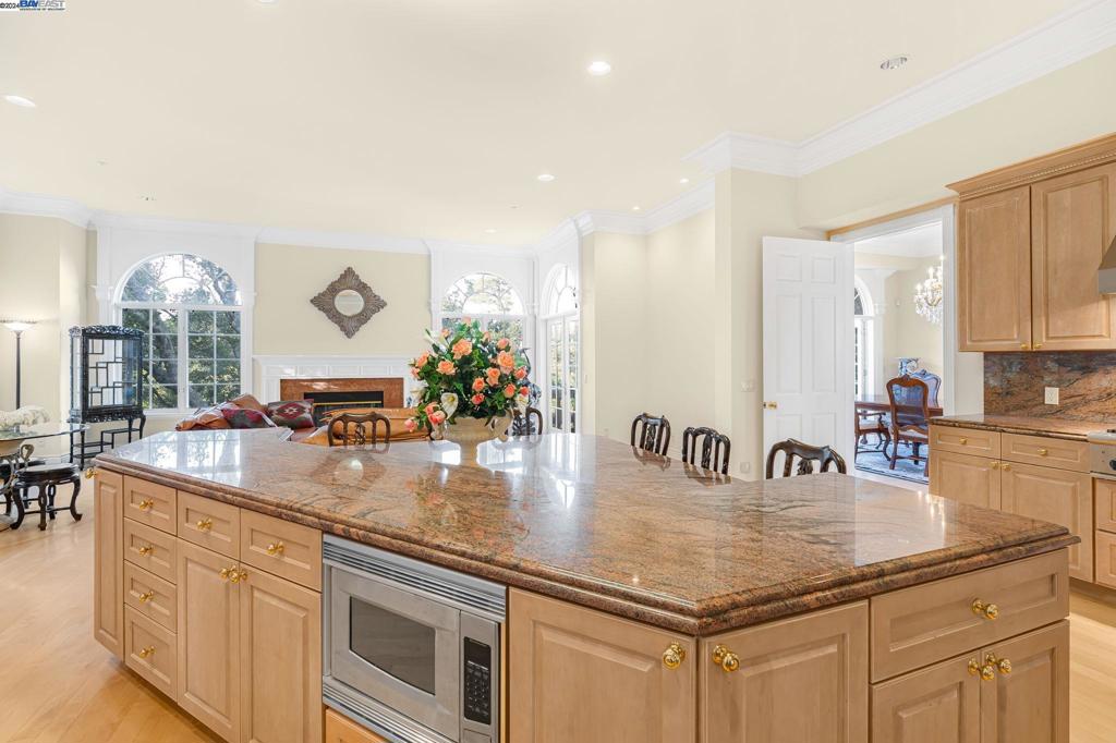 BURLINGAME - Residential