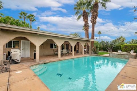 Photo of 648 S Roxbury Drive, Palm Springs, CA 92264 (MLS # 26650599PS)