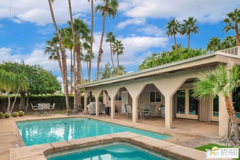 Photo of 648 S Roxbury Drive, Palm Springs, CA 92264 (MLS # 26650599PS)