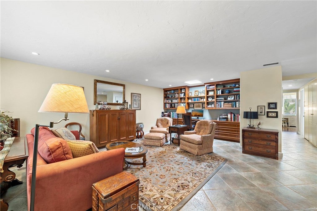 312 Avenida Castilla E