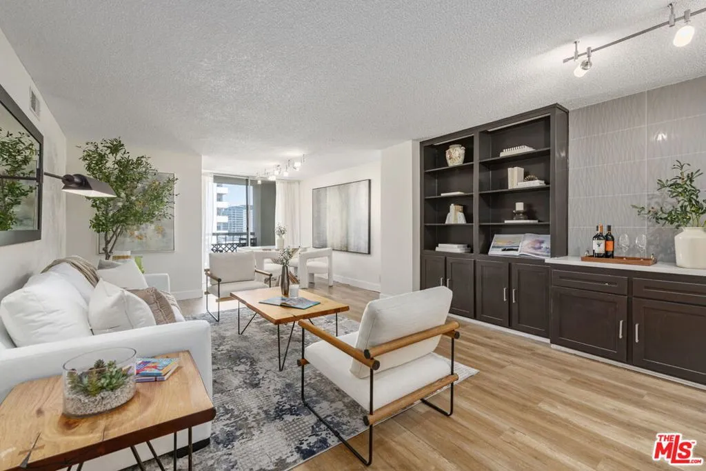 Los Angeles, California 90024, United States, 1 Bedroom Bedrooms, ,2 BathroomsBathrooms,Residential,Active,188167