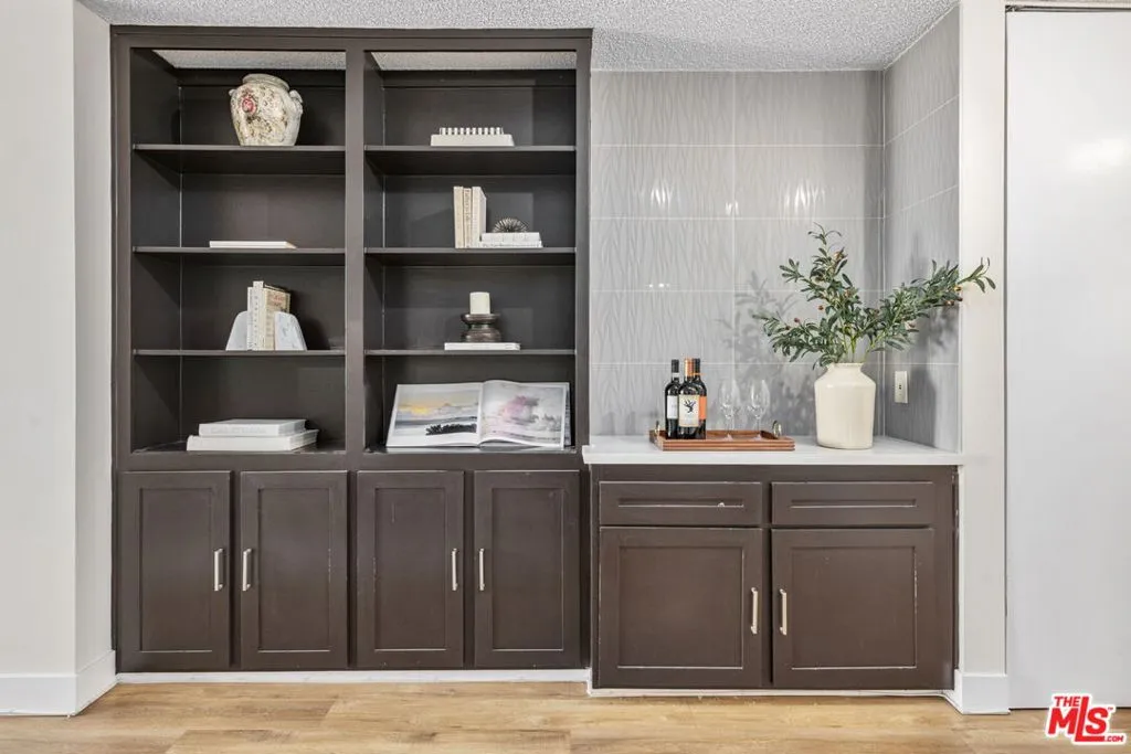 Los Angeles, California 90024, United States, 1 Bedroom Bedrooms, ,2 BathroomsBathrooms,Residential,Active,188167