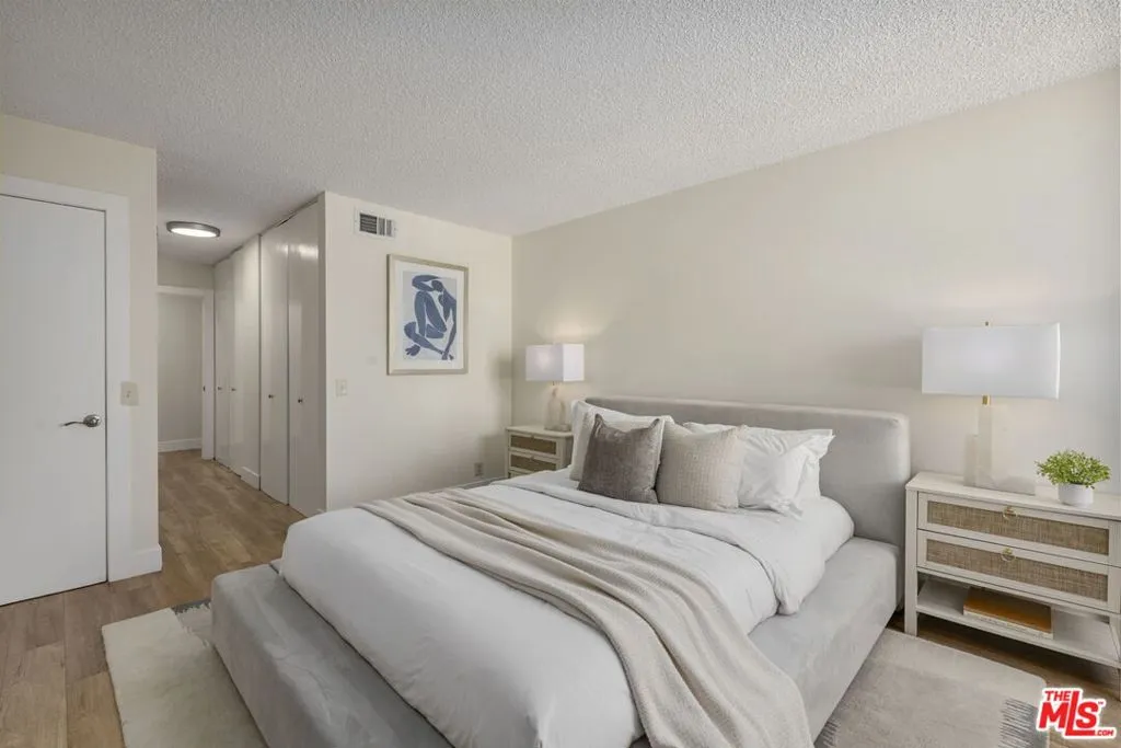 Los Angeles, California 90024, United States, 1 Bedroom Bedrooms, ,2 BathroomsBathrooms,Residential,Active,188167