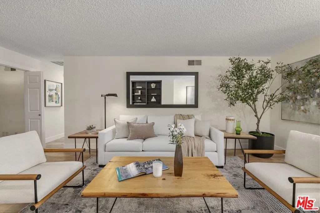 Los Angeles, California 90024, United States, 1 Bedroom Bedrooms, ,2 BathroomsBathrooms,Residential,Active,188167