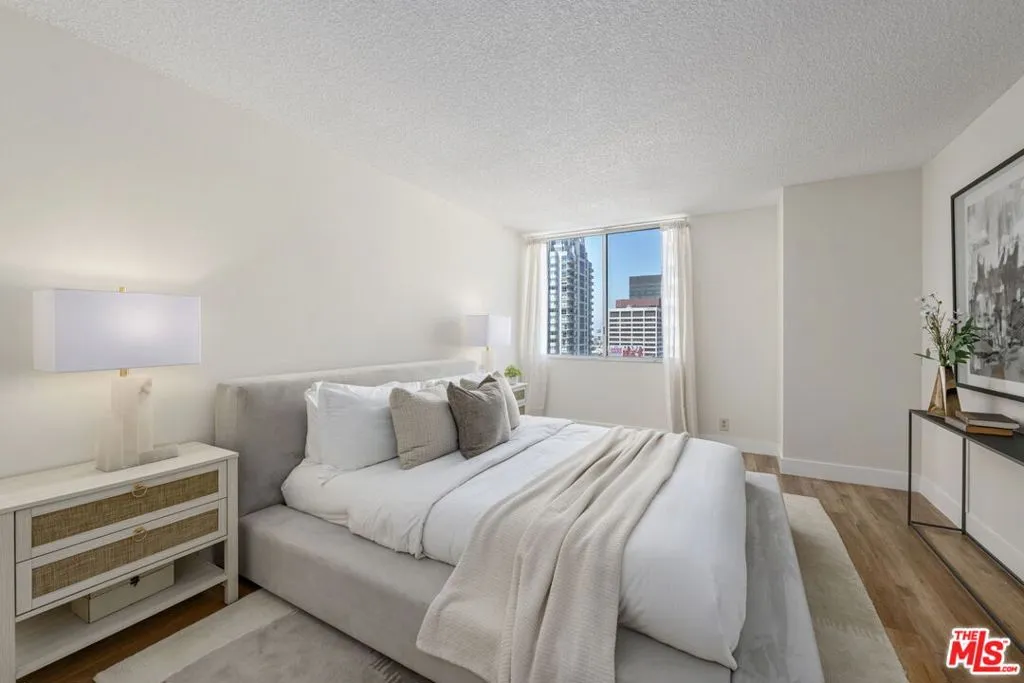 Los Angeles, California 90024, United States, 1 Bedroom Bedrooms, ,2 BathroomsBathrooms,Residential,Active,188167