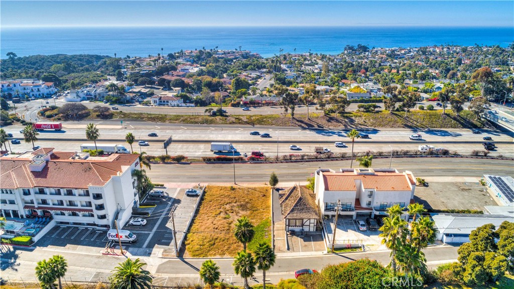 2449 S El Camino Real