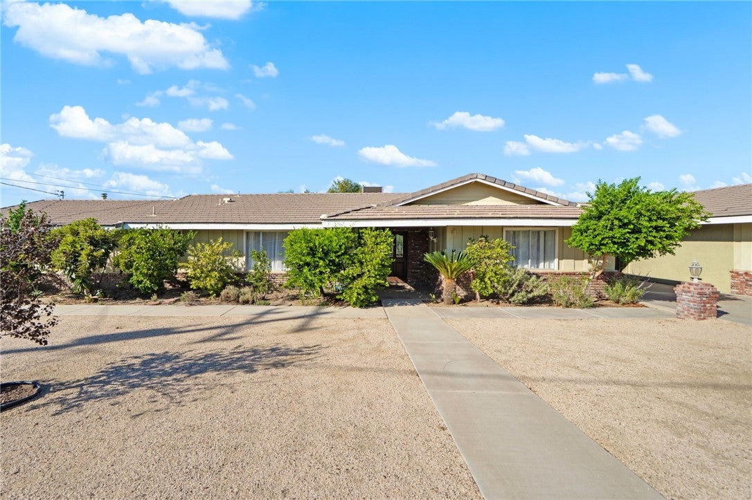 1330 Eaton