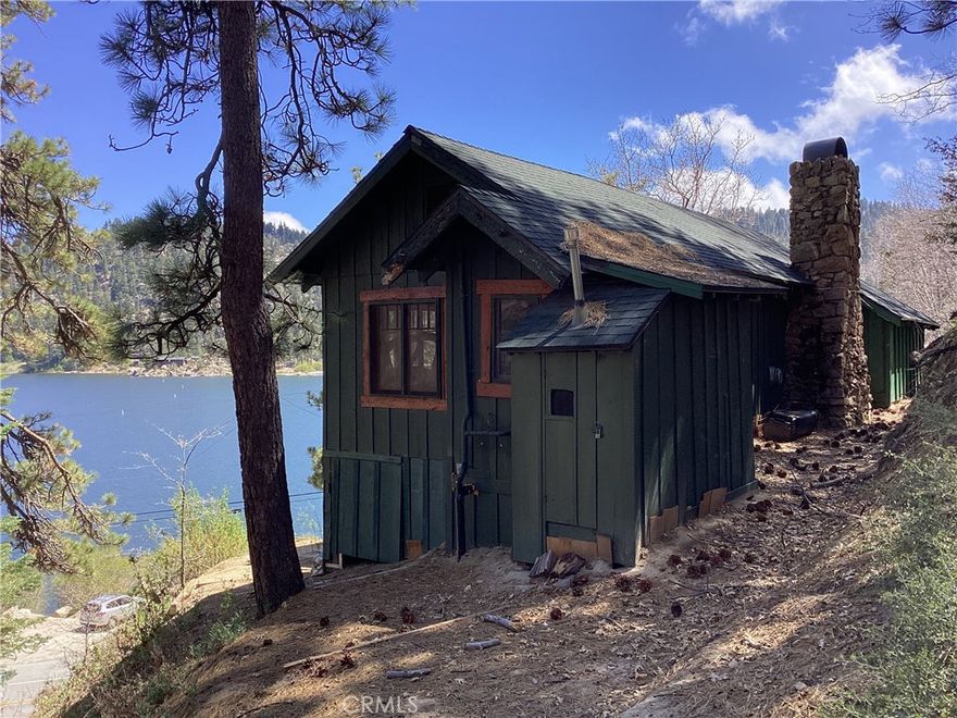 Your opportunity to own an adorable cabin with serene views from every direction. Absolutely unobstructed view of the lake and mountains make this the perfect weekend getaway or year round retreat. Priced to sell, get it before it’s gone.