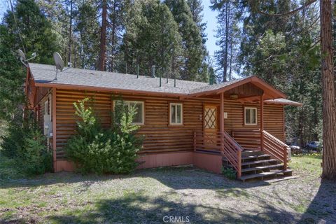 Photo of 2580 River Rd, Wawona, CA 95389 (MLS # FR26068195)