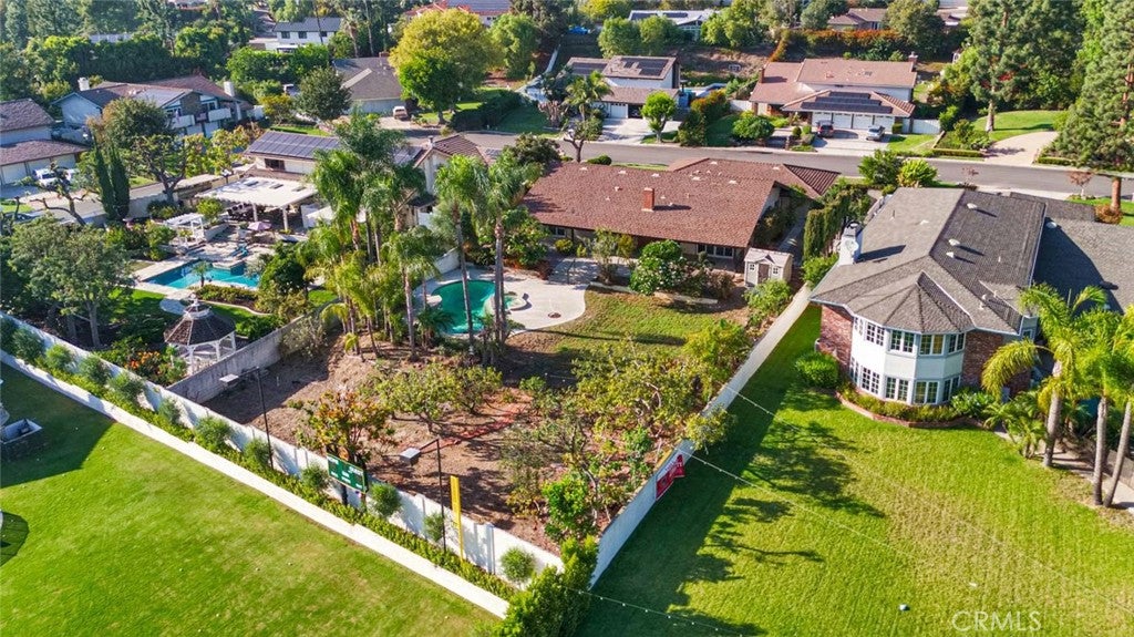 9472 Henderson