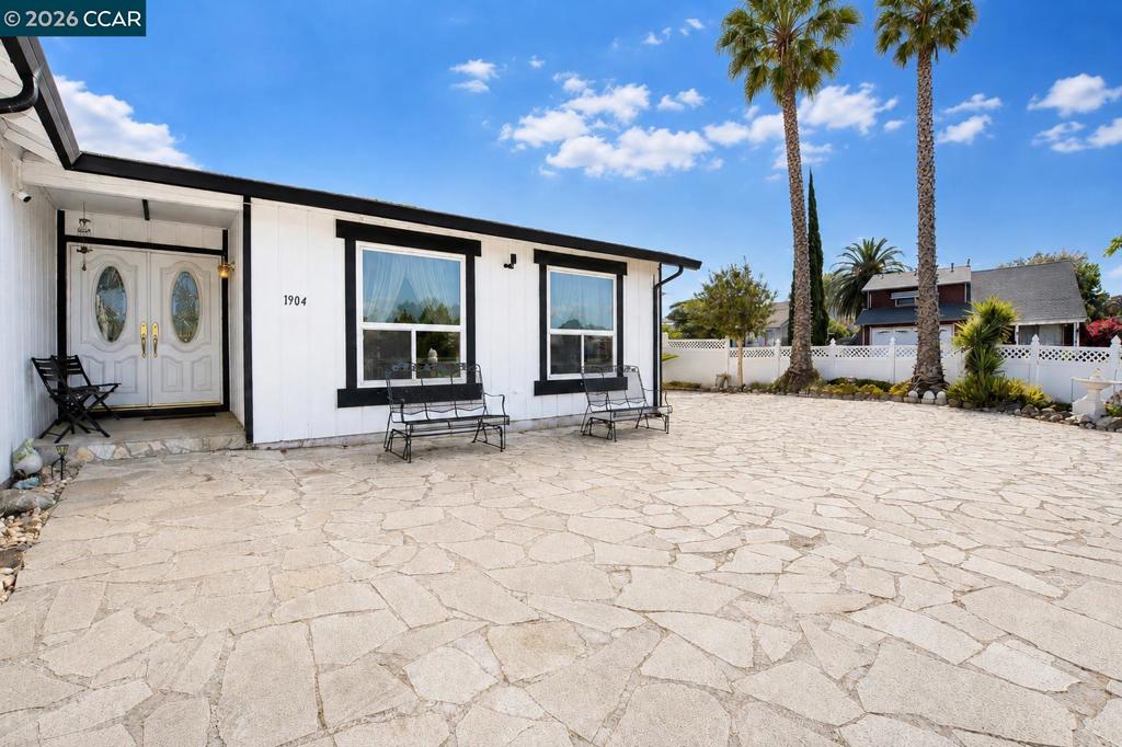 1904 Calaveras Dr