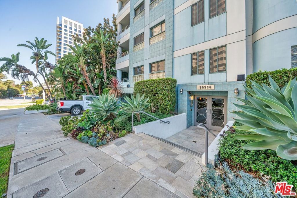 Photo of 10336 Wilshire Boulevard #703, Los Angeles, CA 90024 (MLS # 25591475)