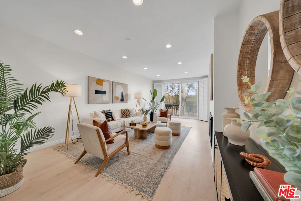 900 Euclid Street 307