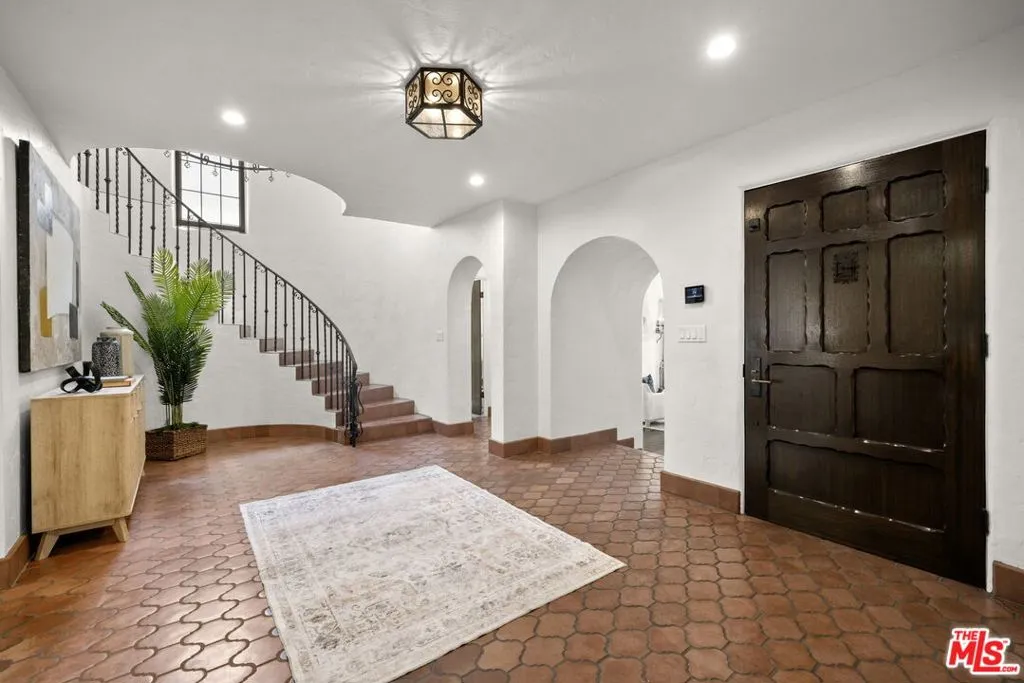 Los Angeles, California 90064, United States, 5 Bedrooms Bedrooms, ,5 BathroomsBathrooms,Residential,Active,191342