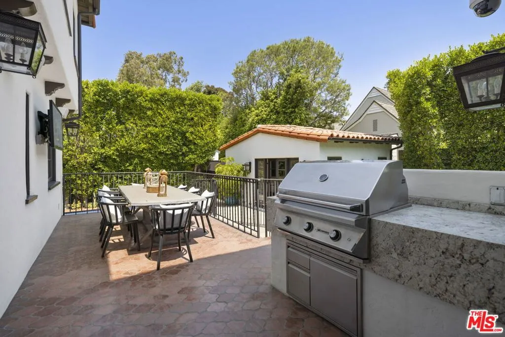 Los Angeles, California 90064, United States, 5 Bedrooms Bedrooms, ,5 BathroomsBathrooms,Residential,Active,191342