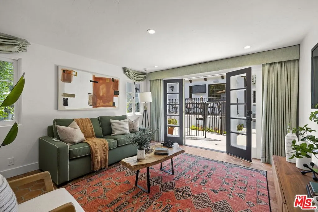 Los Angeles, California 90064, United States, 5 Bedrooms Bedrooms, ,5 BathroomsBathrooms,Residential,Active,191342