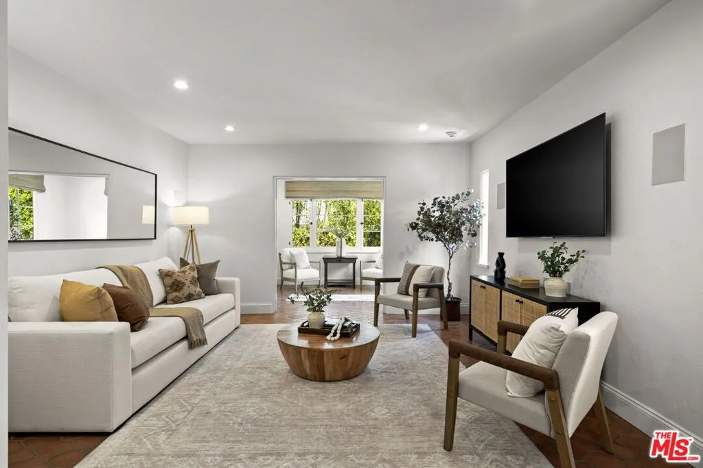 Los Angeles, California 90064, United States, 5 Bedrooms Bedrooms, ,5 BathroomsBathrooms,Residential,Active,191342