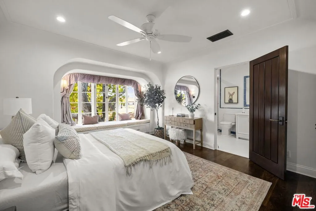 Los Angeles, California 90064, United States, 5 Bedrooms Bedrooms, ,5 BathroomsBathrooms,Residential,Active,191342