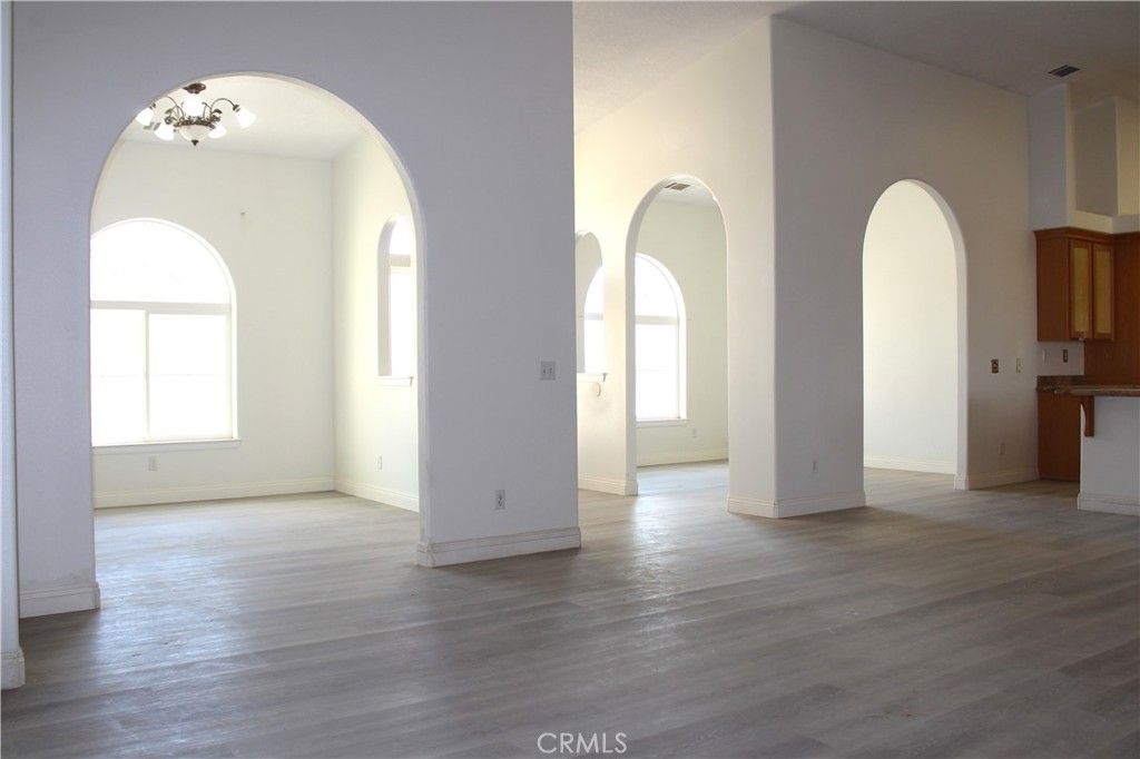 Photo of 26180 Horizon Street, Apple Valley, CA 92308 (MLS # HD26095831)