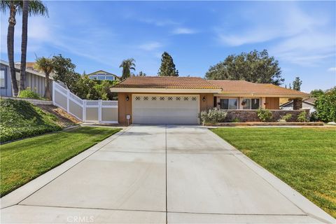 Tiny photo for 1340 Cadwell Court, Riverside, CA 92506 (MLS # IV26100625)