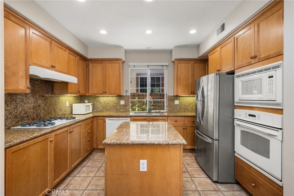 67 Canopy, Irvine CA 92603 - Photo 16