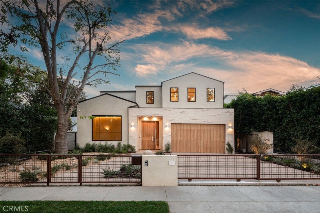 Photo of 4170 Sunnyslope Avenue, Sherman Oaks, CA 91423 (MLS # GD25258482)