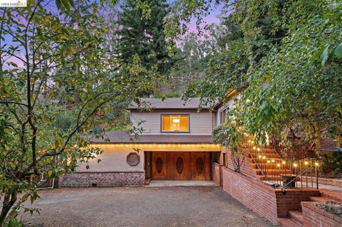 Photo of 6819 Pinehaven Rd RD, Oakland, CA 94611 (MLS # 41150662)